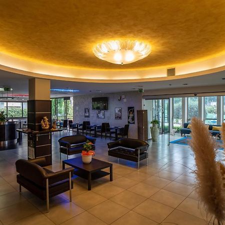 Hotel Insteia Полла Экстерьер фото