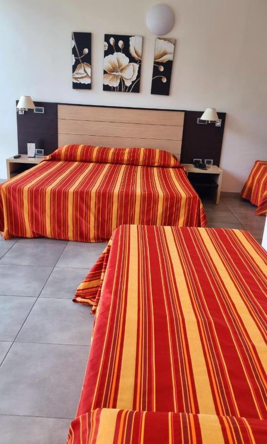 Hotel Insteia Полла Экстерьер фото