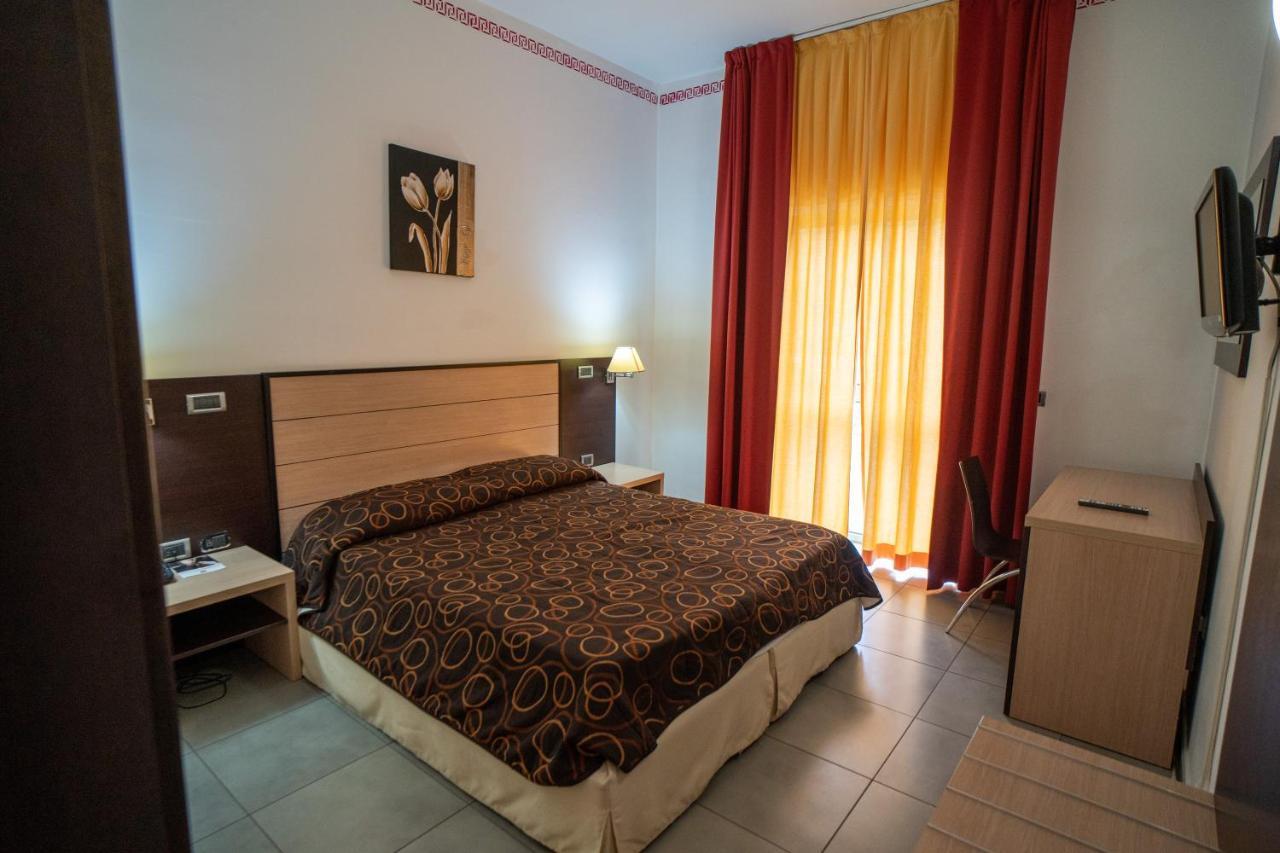 Hotel Insteia Полла Экстерьер фото