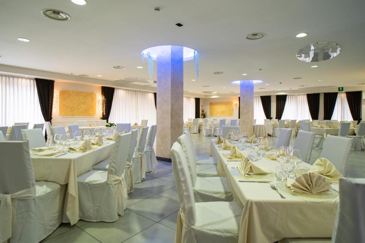 Hotel Insteia Полла Экстерьер фото