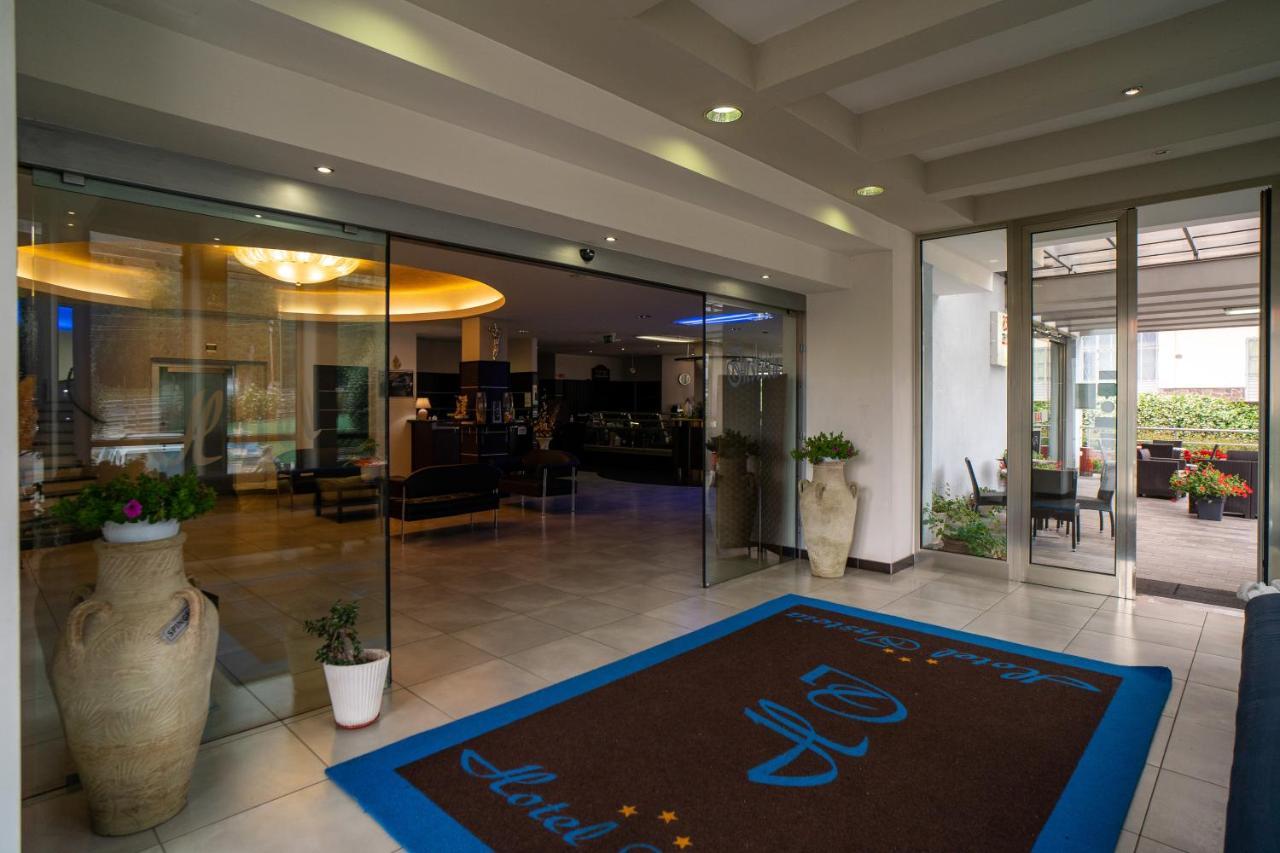 Hotel Insteia Полла Экстерьер фото