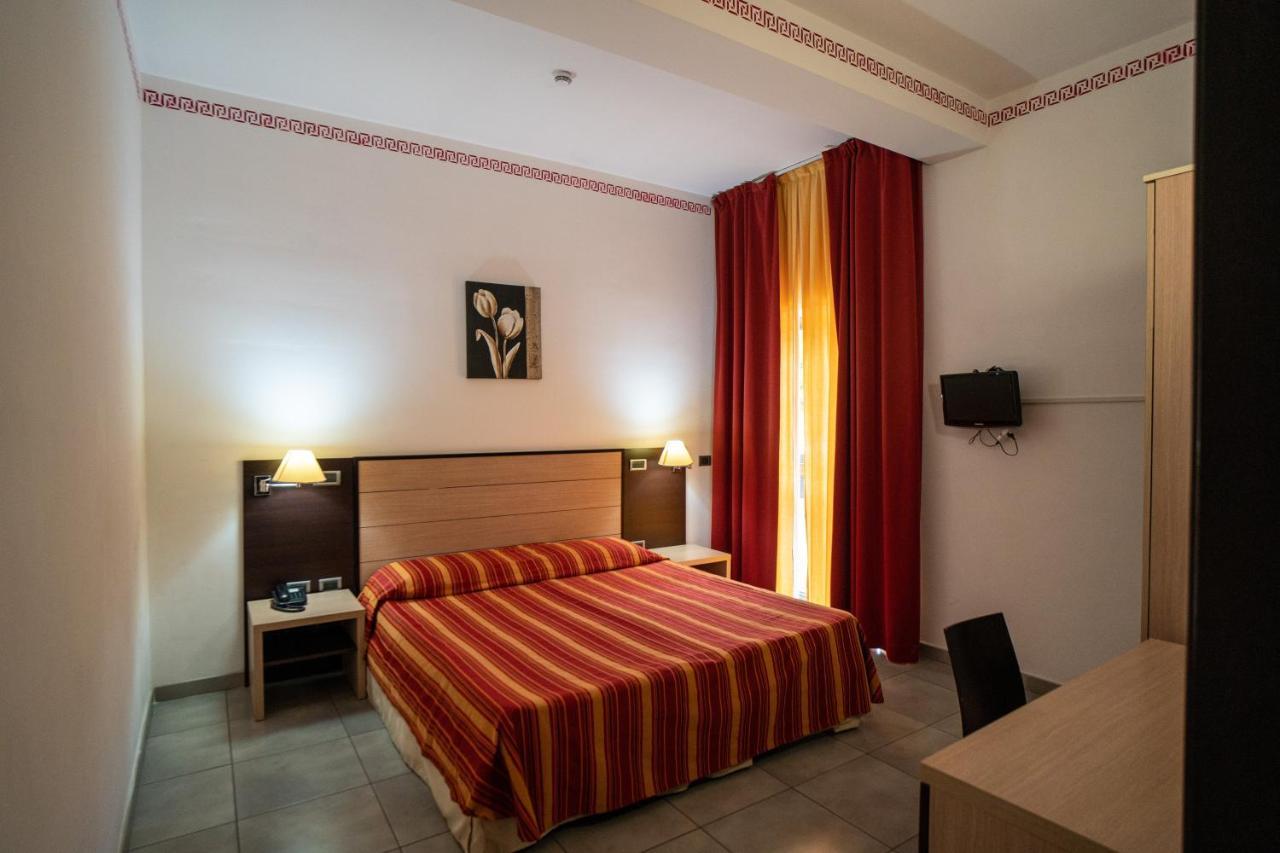 Hotel Insteia Полла Экстерьер фото