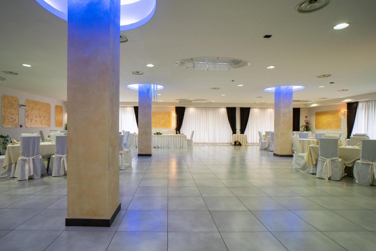 Hotel Insteia Полла Экстерьер фото
