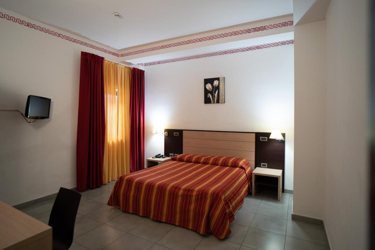 Hotel Insteia Полла Экстерьер фото