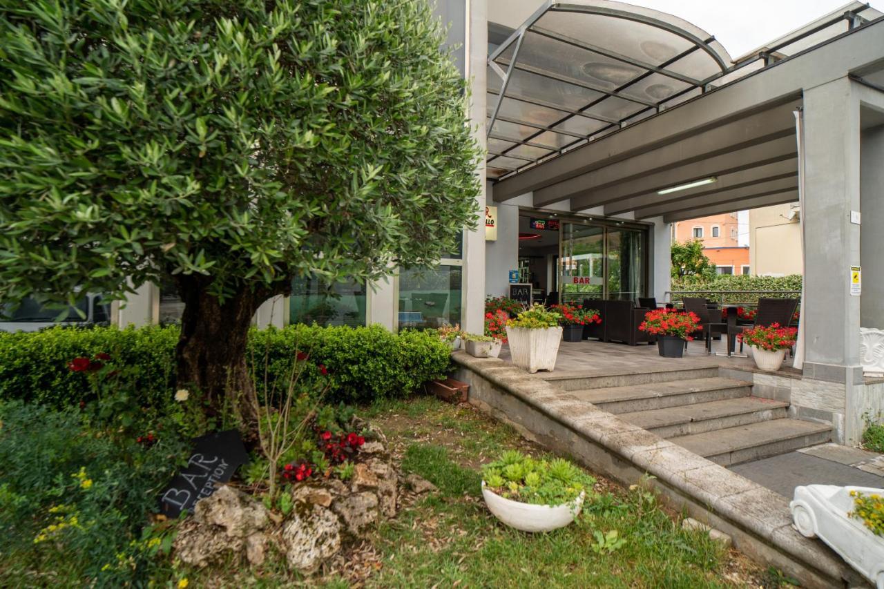 Hotel Insteia Полла Экстерьер фото