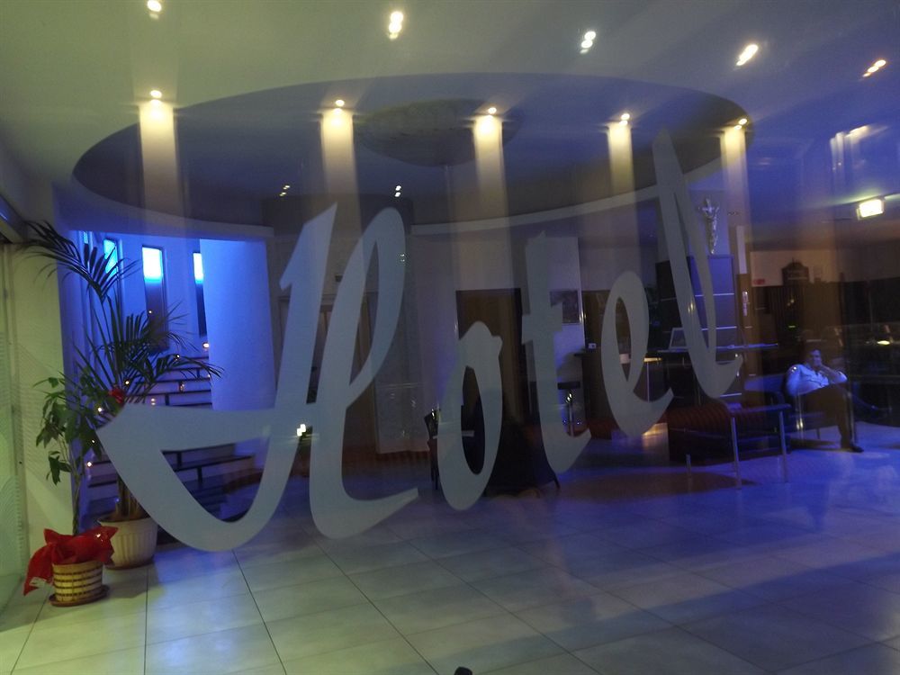 Hotel Insteia Полла Экстерьер фото