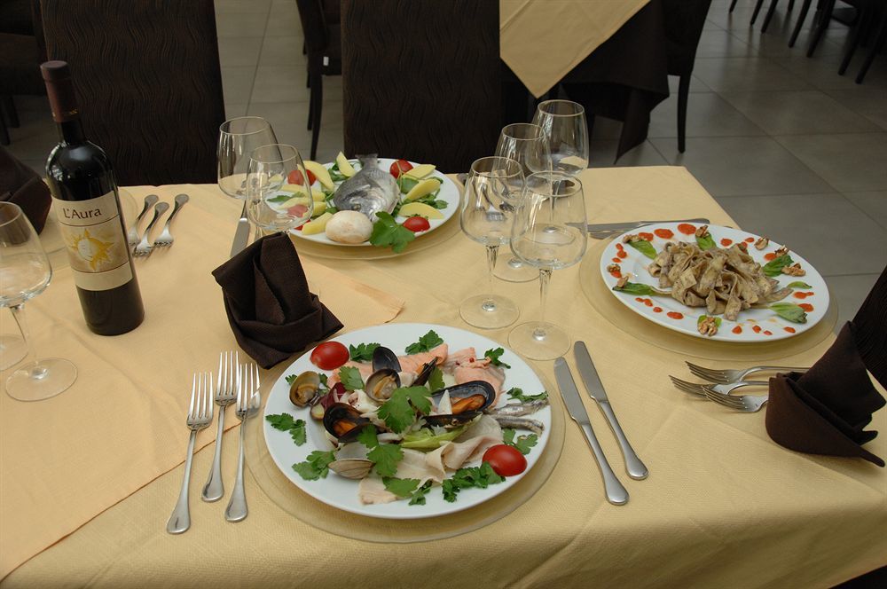 Hotel Insteia Полла Экстерьер фото
