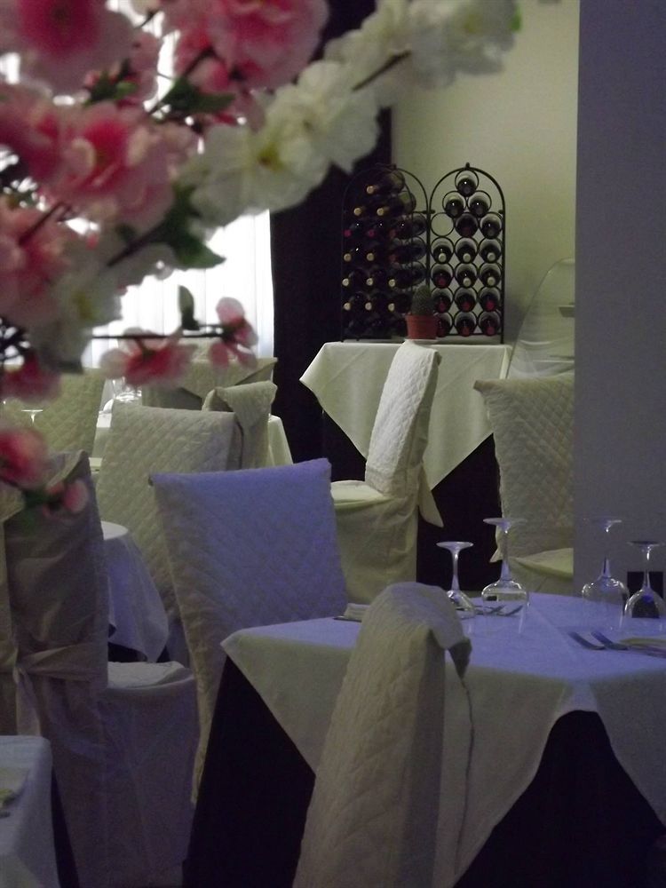Hotel Insteia Полла Экстерьер фото