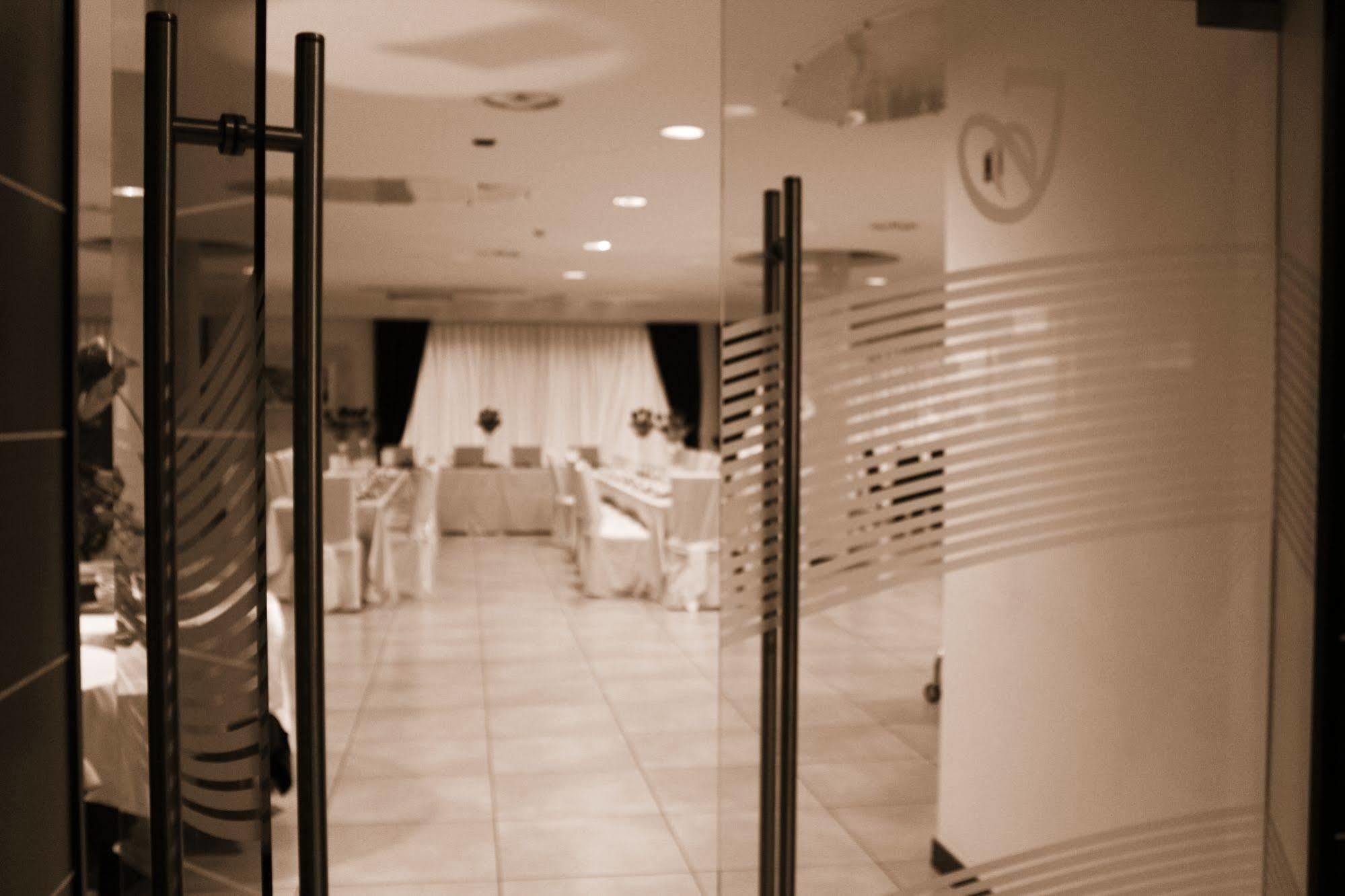 Hotel Insteia Полла Экстерьер фото