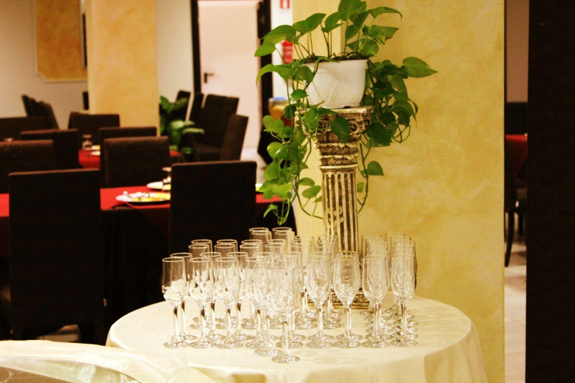Hotel Insteia Полла Экстерьер фото